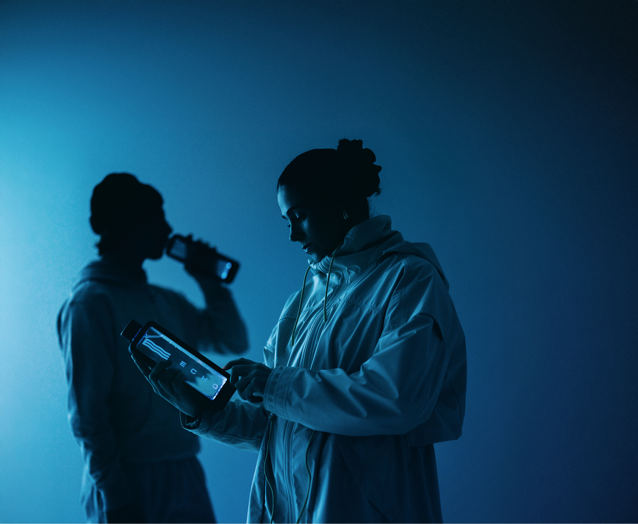 Woman holding Echo Flask.